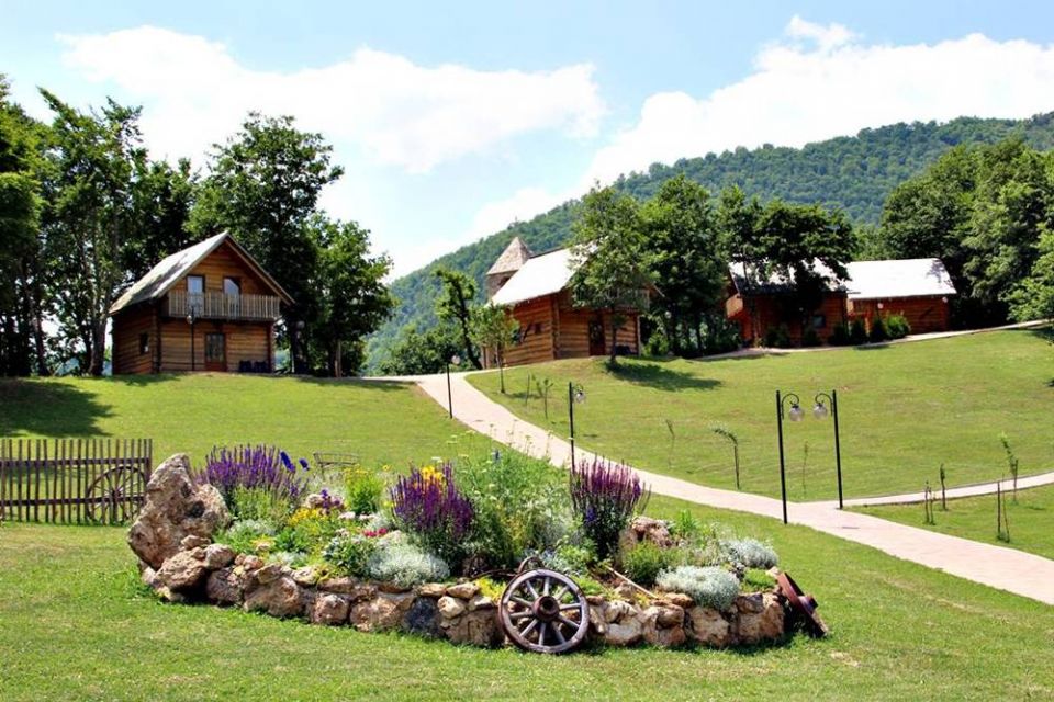 Foto: Obilježena 14. obljetnica rada Etno sela &quot;Remić&quot;